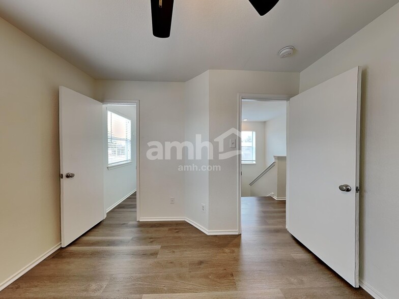 Building Photo - 13801 Briarcreek Loop