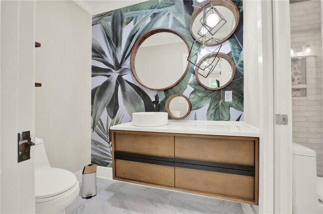 Building Photo - 3270 Brookview Dr