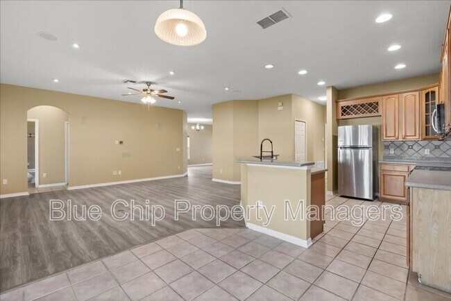 Building Photo - 5846 Manchester Bridge Dr