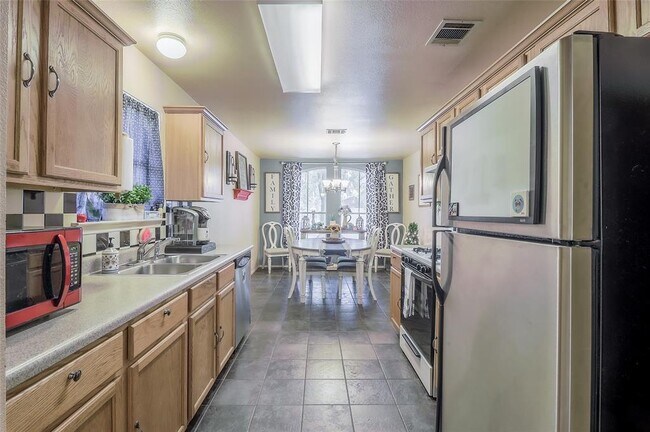 Building Photo - 1705 Friars Tale Ln