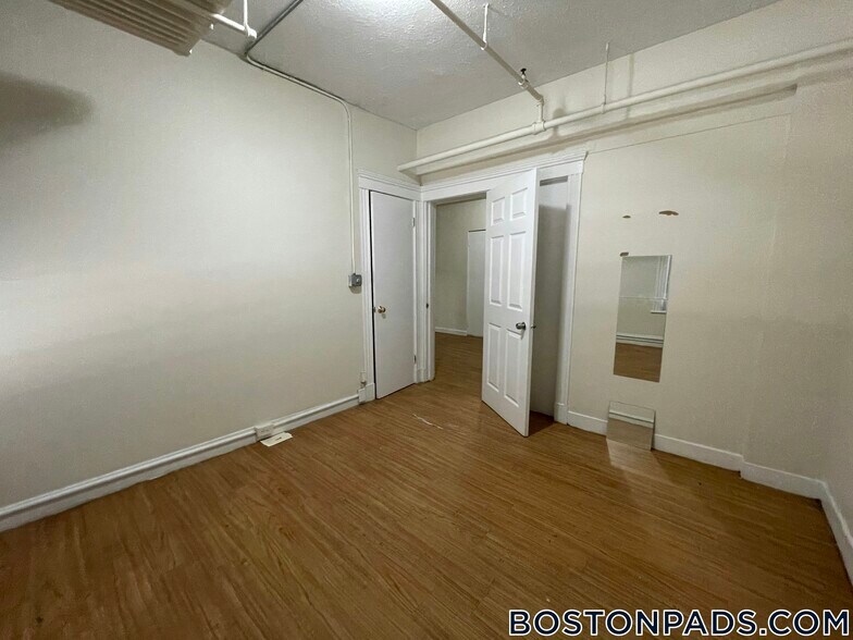 Building Photo - 1191 Boylston St