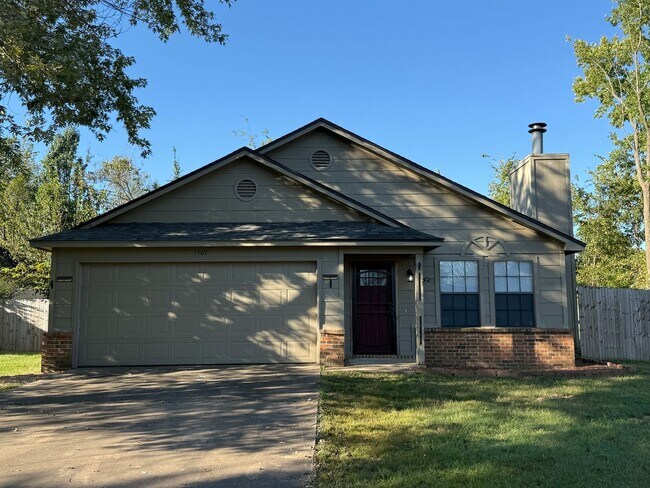 Primary Photo - 1507 Heather Ct