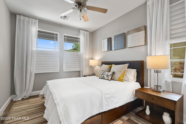 Building Photo - 1465 Varsity Dr