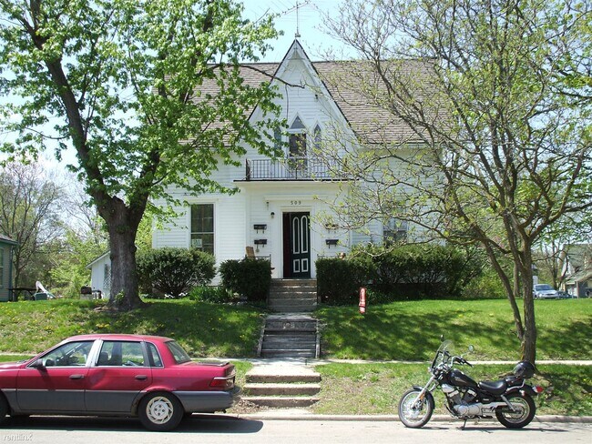 Building Photo - 509 N Adams St