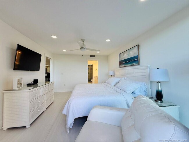 Building Photo - 8800 S Ocean Dr