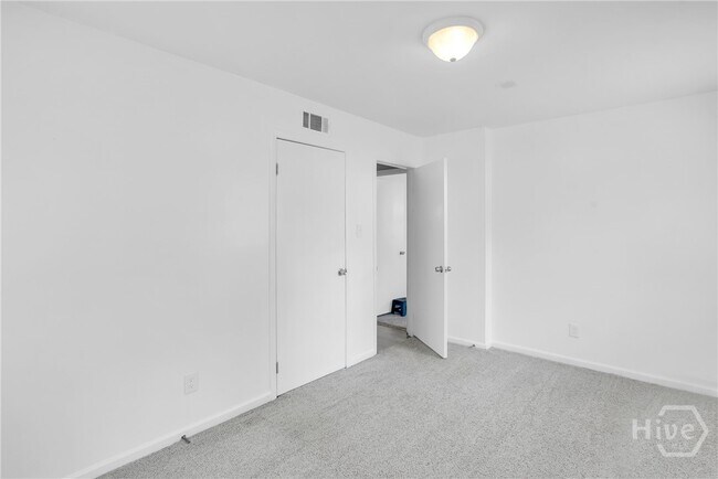 Building Photo - 2222 Bacon Park Dr