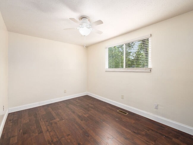 Building Photo - 3 Bedroom 1.5 Bath Single Family Home - Hilliard, OH