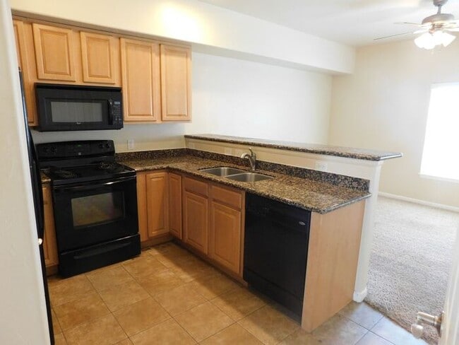Building Photo - Modern & Spacious 2-Bed, 2.5-Bath Townhome...