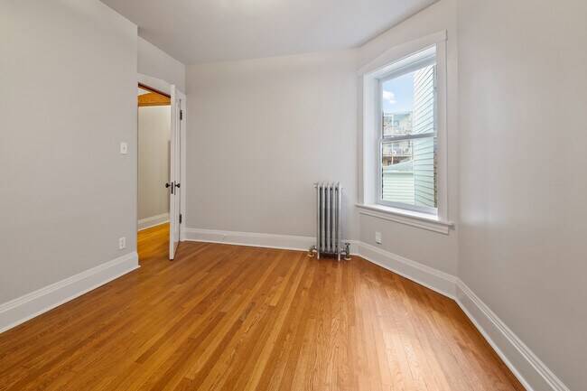 Building Photo - 4710 N Talman Ave