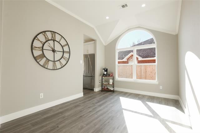 Building Photo - 204 Village Trail