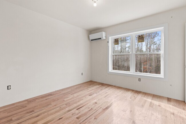 Building Photo - 3112 Parade Rd