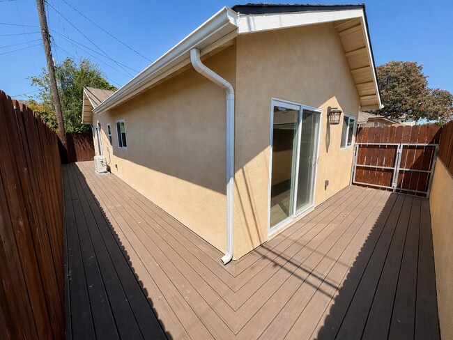 Building Photo - 183 S Seaward Ave