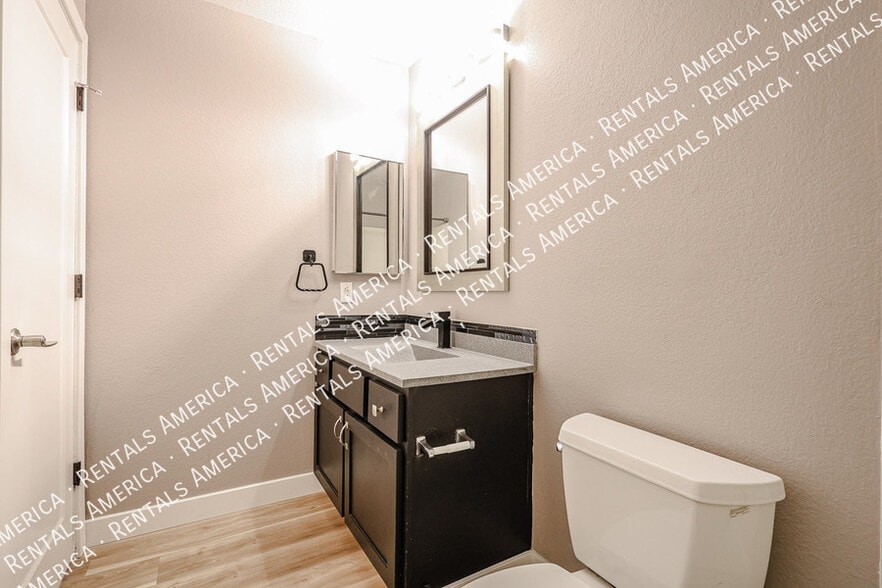 Building Photo - 133 W Muriel Dr