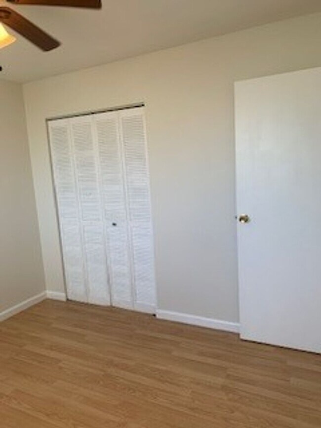 Building Photo - Desirable Koko Head Terrace Home - Availab...