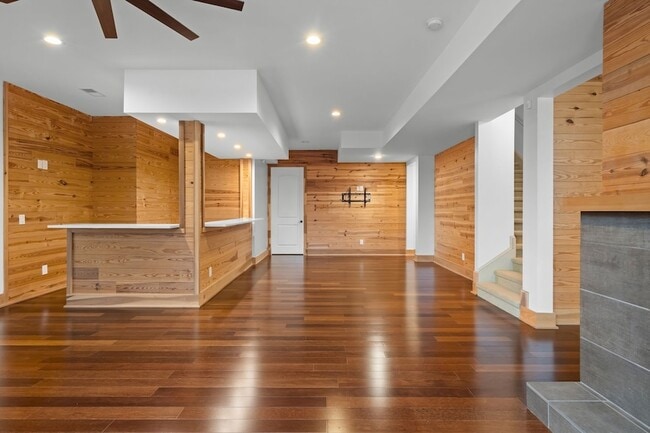 Building Photo - 444 Wild Elm St