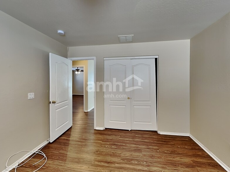 Building Photo - 7347 W St Charles Ave