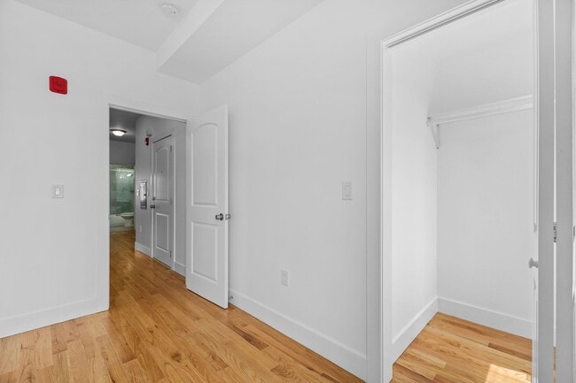 Building Photo - 1400 9th St
