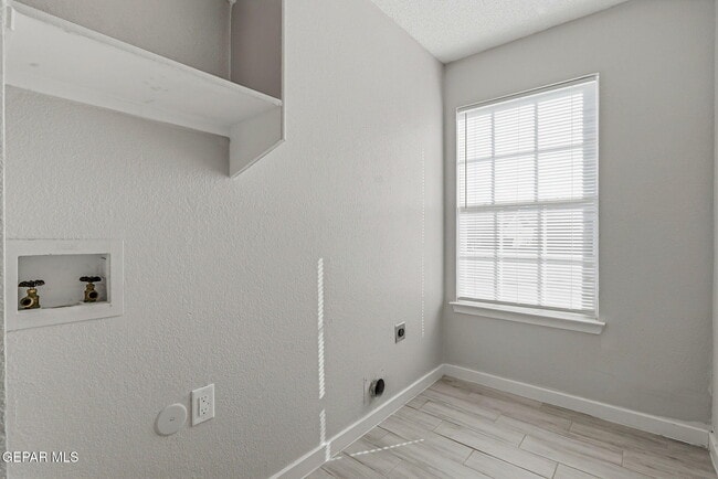 Building Photo - 12313 Tierra Arena Dr