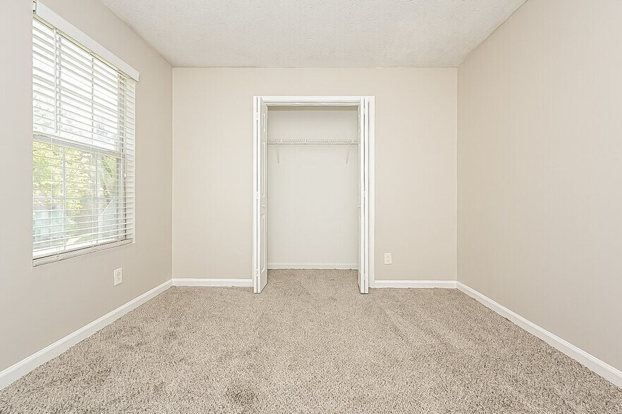 Building Photo - 2725 Woodward Rd