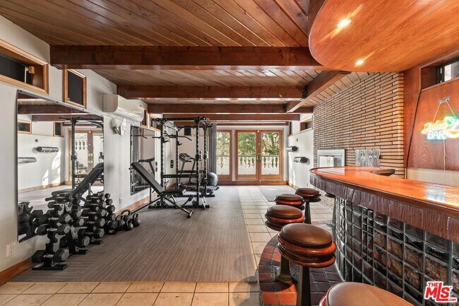 Building Photo - 3200 Oakley Dr