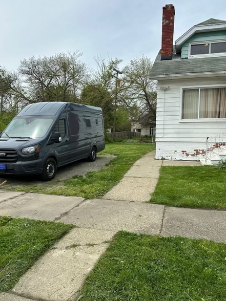 Building Photo - 16019 Prospect St