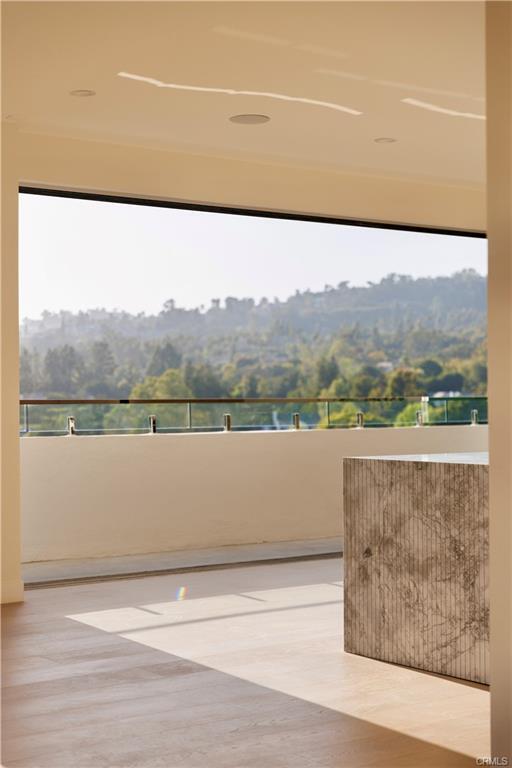 Building Photo - 838 N Doheny Dr