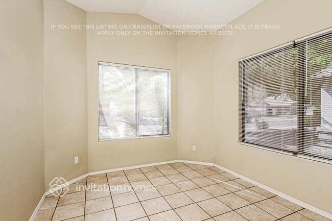 Building Photo - 2620 E Beverly Rd