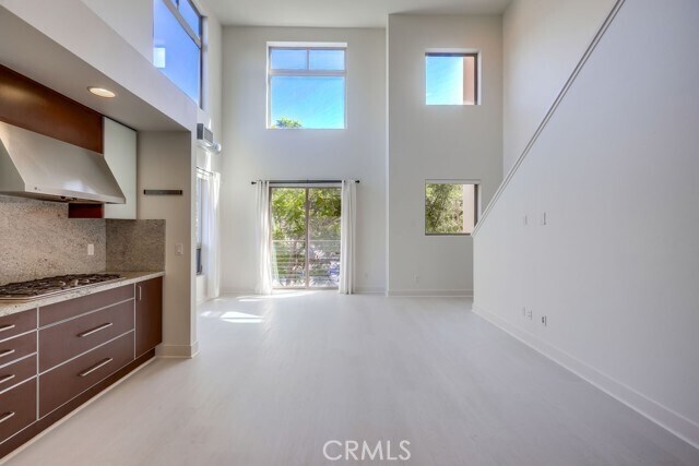 Building Photo - 3 Delancy