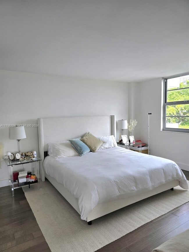 Building Photo - 5 Island Ave