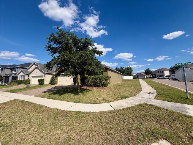 Building Photo - 3342 Landing Vw