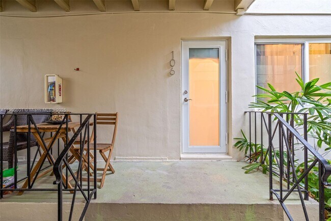 Building Photo - 900 Meridian Ave