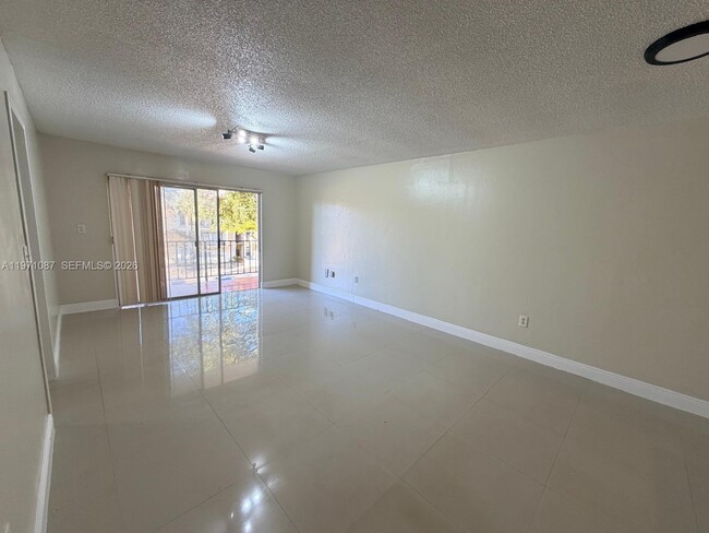 Building Photo - 11925 NE 2nd Ave