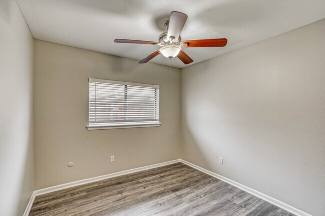 Building Photo - 18742 Glen Briar Ln