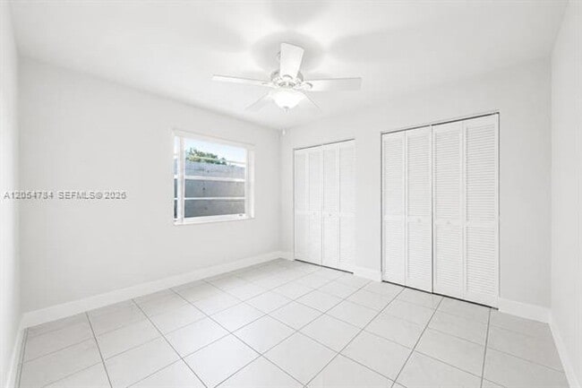 Building Photo - 3233 SW 25th St