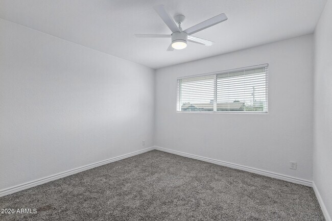 Building Photo - 424 E Fillmore St