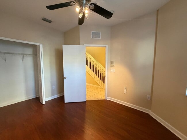 Building Photo - 4004 Shoma Dr