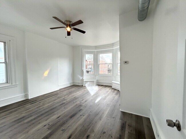 Building Photo - 1801 W Erie Ave