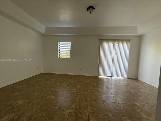 Building Photo - 521 NE 33rd Terrace
