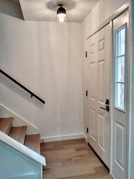 Building Photo - 824 Banister Ln