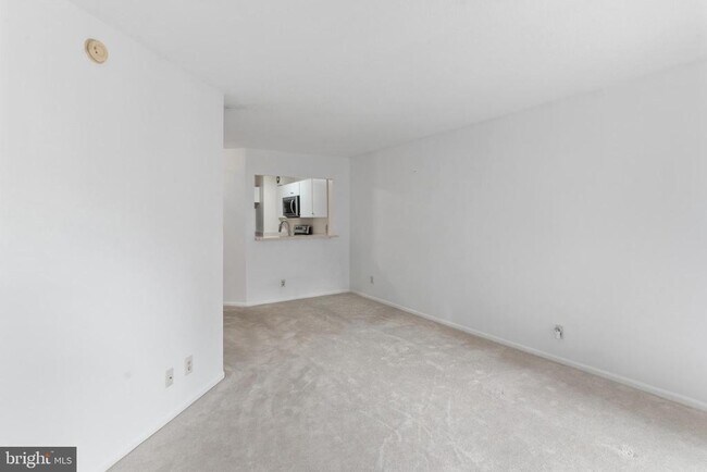 Building Photo - 900 N Stafford St