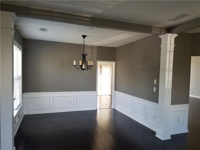 Building Photo - 3690 Ridgefair Dr