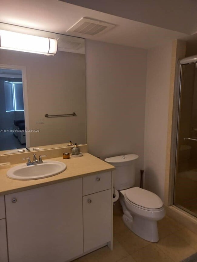 Building Photo - 20000 E Country Club Dr