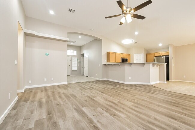 Building Photo - 6901 Rosinwood St