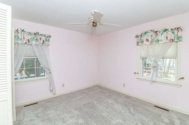 Building Photo - SPACIOUS Brick Home in Goldsboro (Wayne Memorial Drive area)