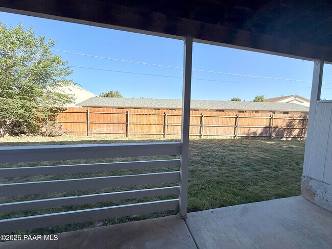 Building Photo - 3160 N Navajo Dr