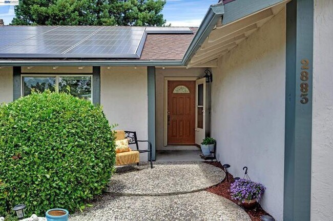 Building Photo - 2883 Westchester Dr