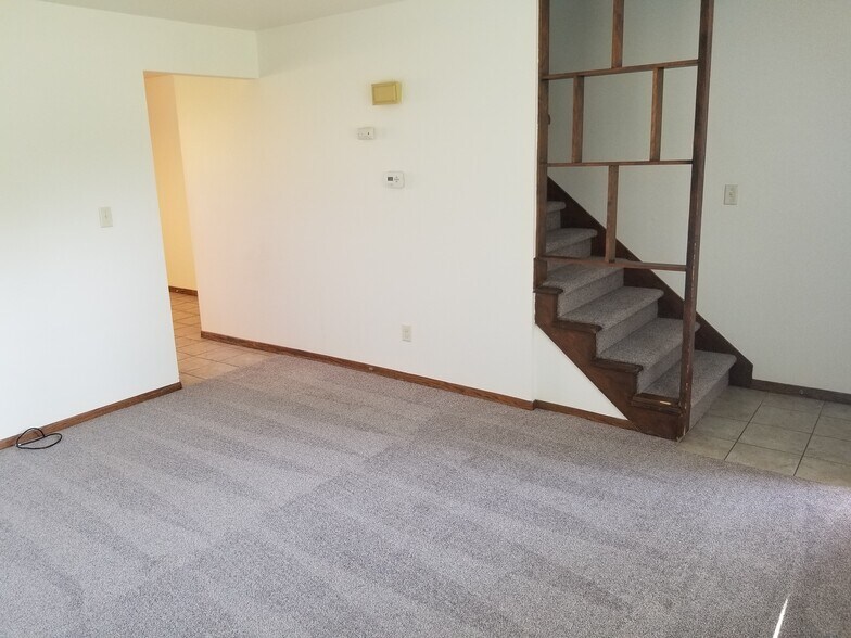 Building Photo - 770 Wanda Ave