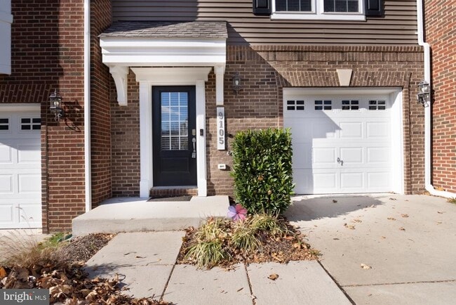 Building Photo - 9105 Fox Stream Way