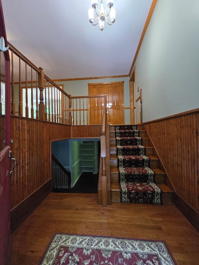 Building Photo - Beautiful Big Home in Huntingtown