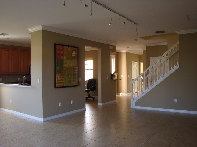 Building Photo - 1250 Clove Dr